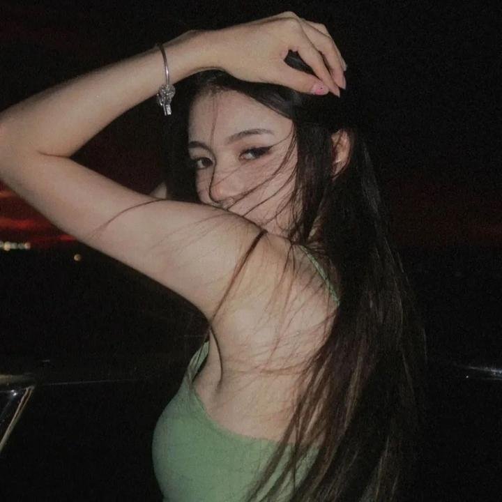镜内情谜